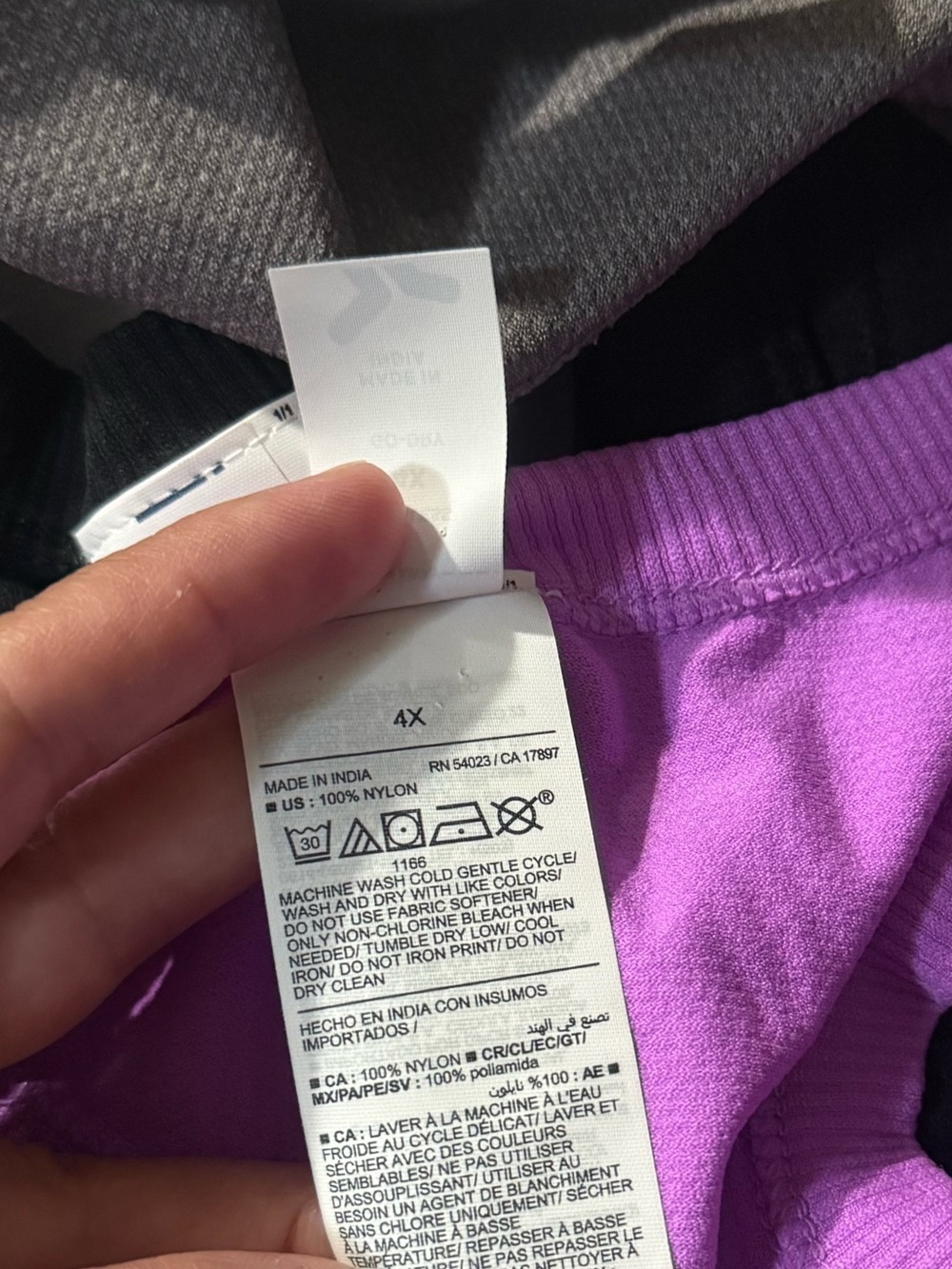 BUNDLE(3) Old Navy Fluid Seamless Fitted Tank Top - Picture 4 of 5